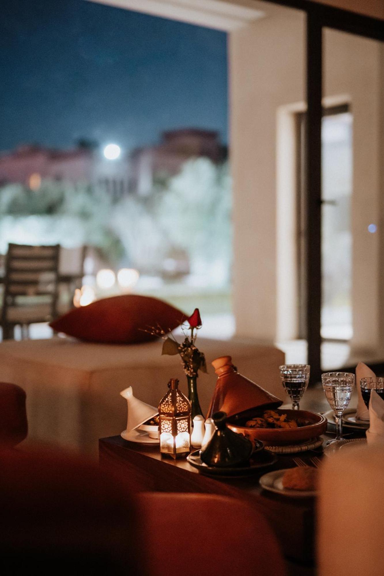 Les Roses By La Siredrah Hotell Ait Bou Zguia Exteriör bild