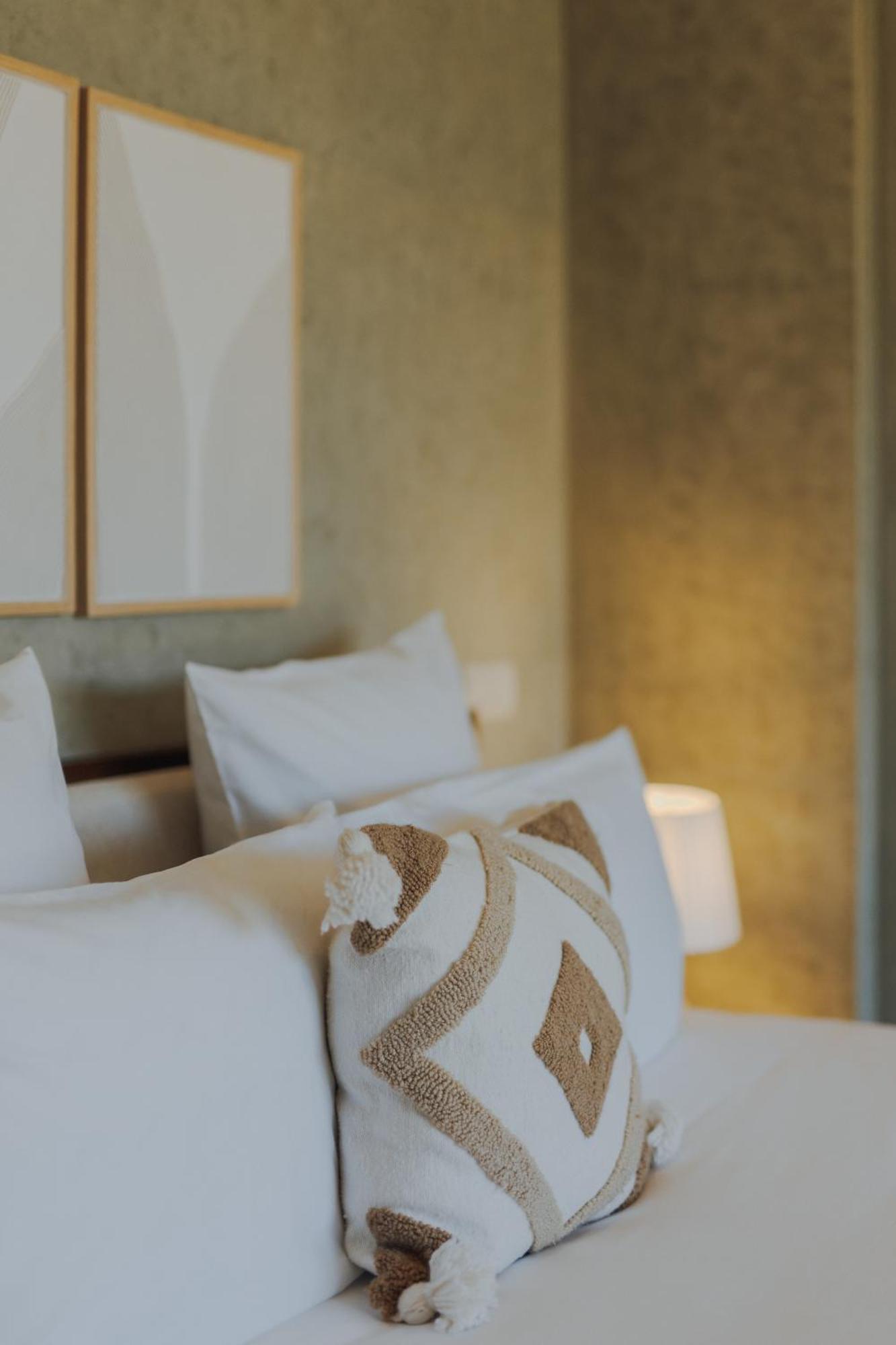 Les Roses By La Siredrah Hotell Ait Bou Zguia Exteriör bild