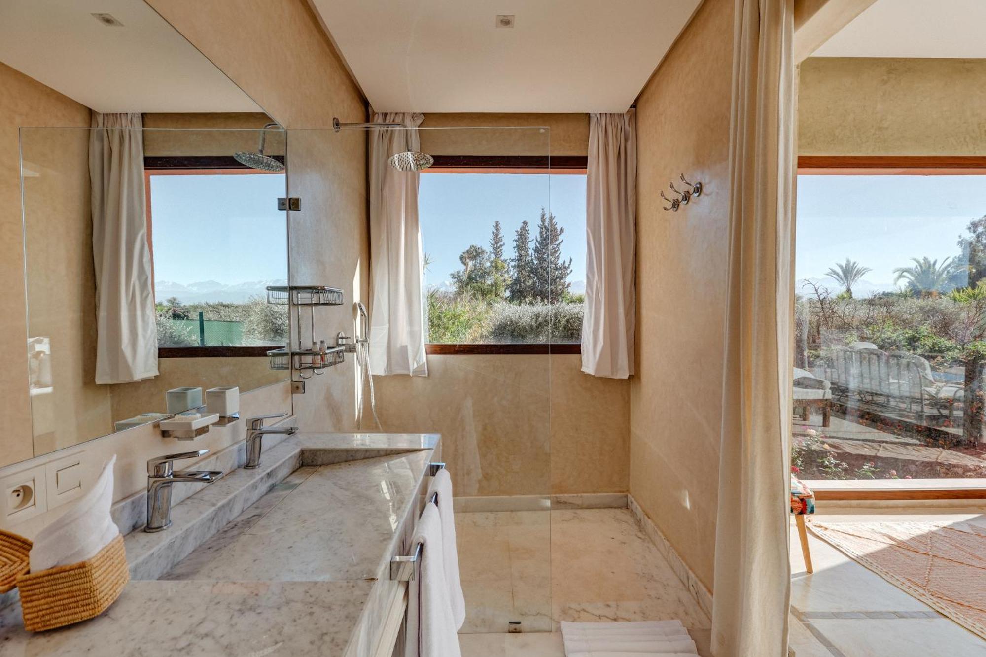 Les Roses By La Siredrah Hotell Ait Bou Zguia Exteriör bild